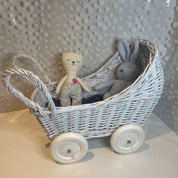 Vintage Wicker Doll Carriage with 🐰Bunny Bundle - Picture 4 of 13